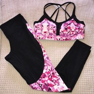 Workout set! Matching geo/floral leggings & bra